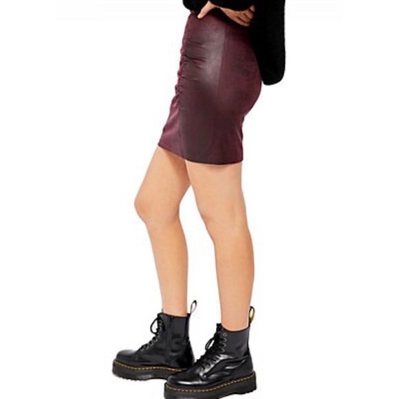 FREE PEOPLE rumi ruched mini skirt✨ - Picture 4 of 7